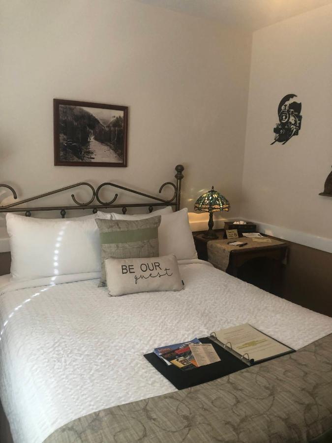 The Bent Elbow Hotel Silverton Buitenkant foto